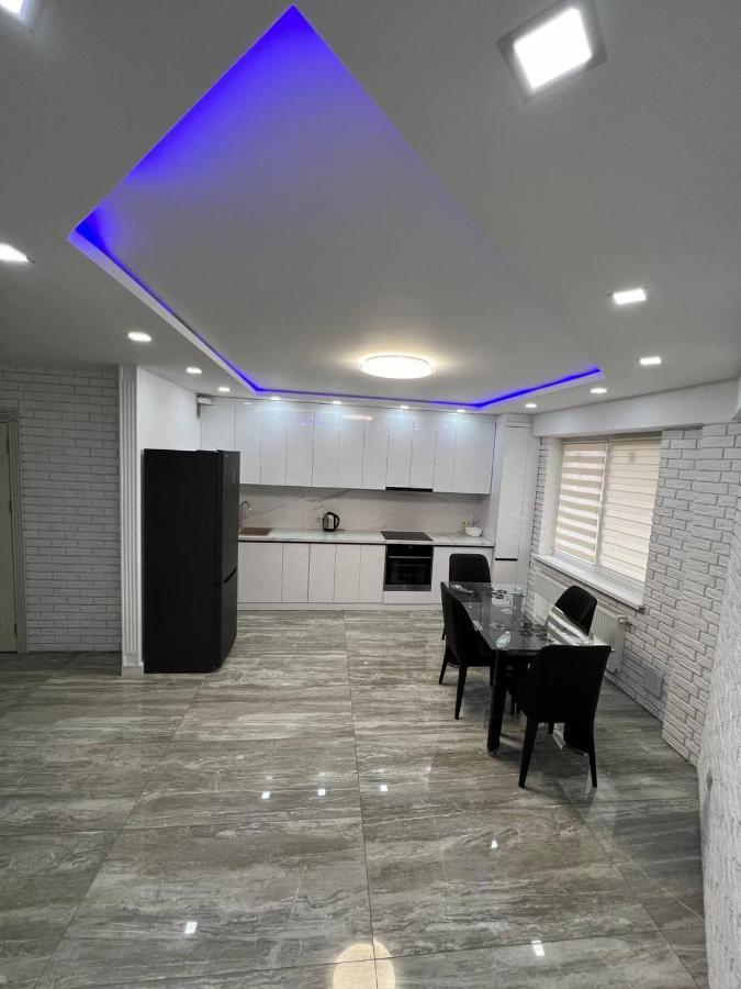 Luxrent Apartment Chisinau Bagian luar foto